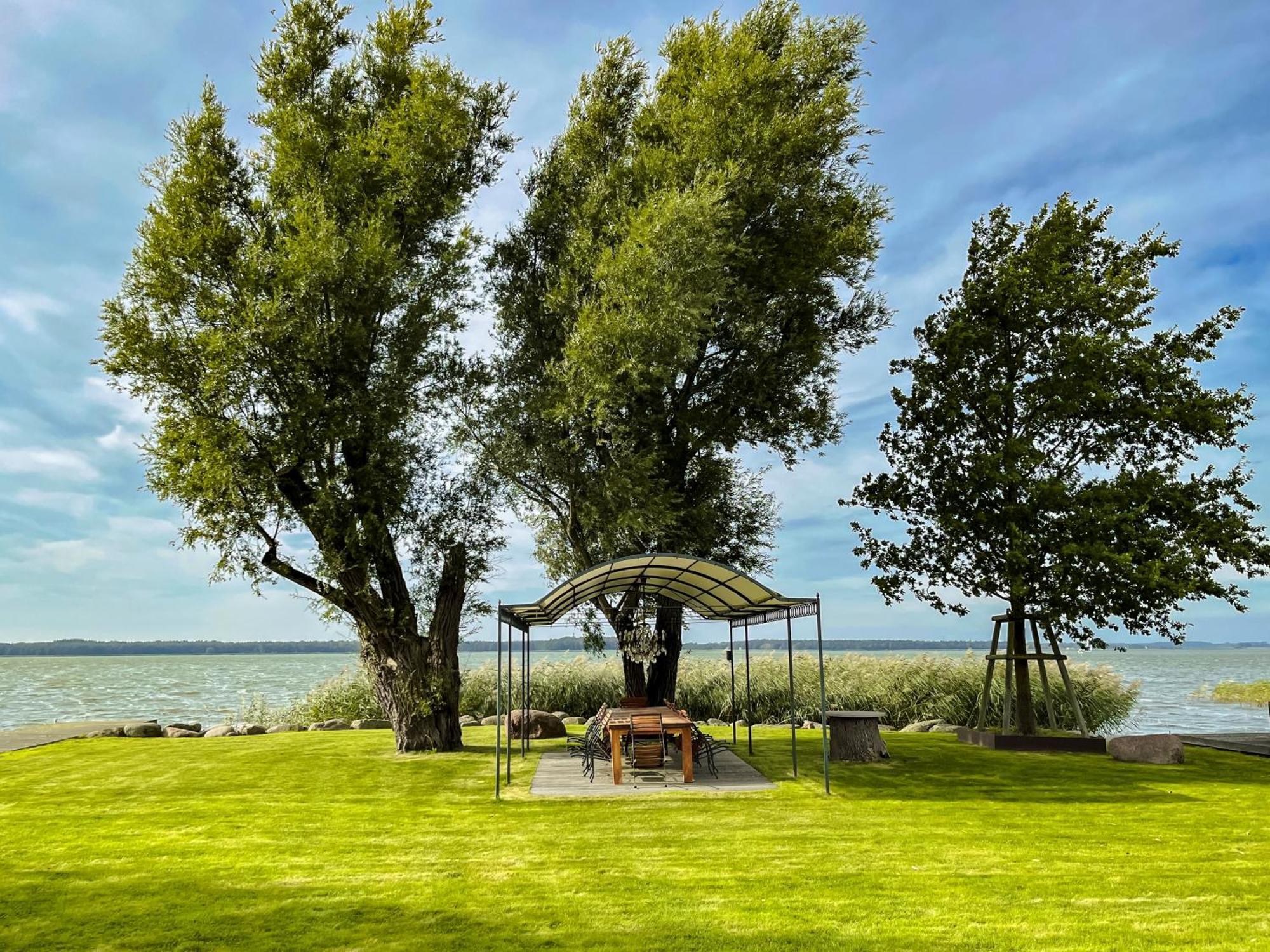 Peeneblick - Traumhaus In Exklusiver Direktlage Am Wasser Mit Eigenem Bootssteg Fuer 8 Personen Rankwitz Exterior photo